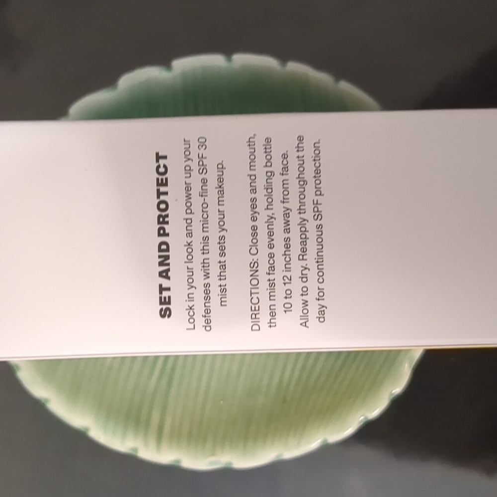 Setting Spray - Picture 2 of 3